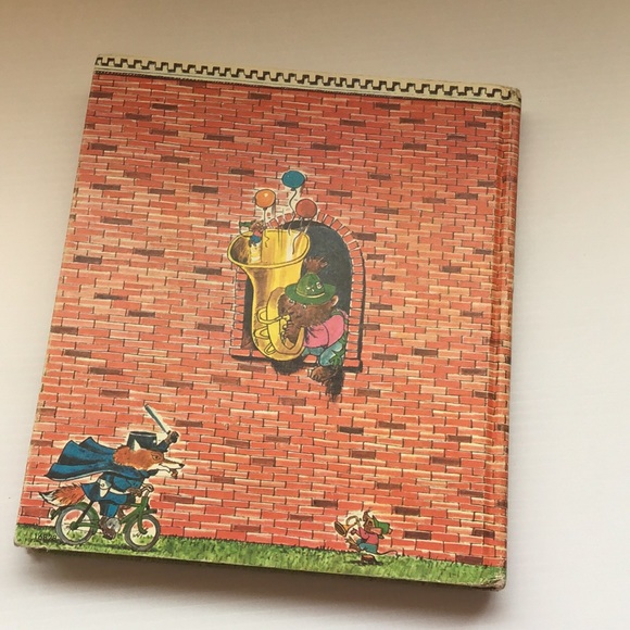 Richard Scarry's Going Places Golden Books Look and Learn Library (1971) - Picture 3 of 7